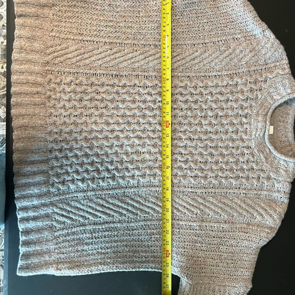 Lululemon Wool-Blend Cable-Knit Sweater in Heathered Gull Grey XL *worn once* - Picture 9 of 10